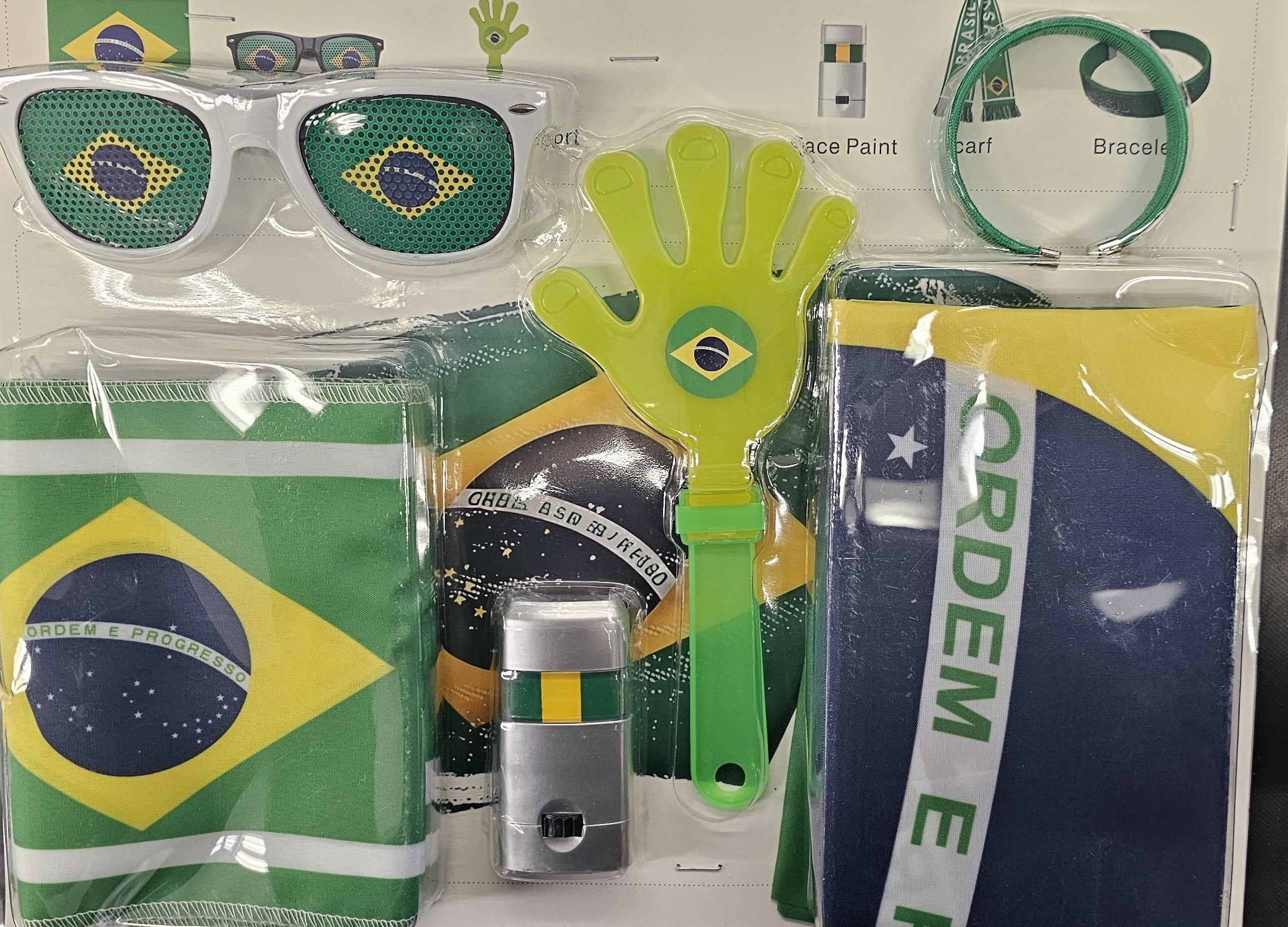 BRAZIL FAN KIT WITH 6 PIECES